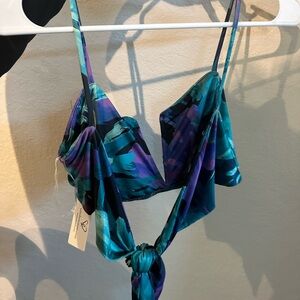 Windsor top brand new- multi color